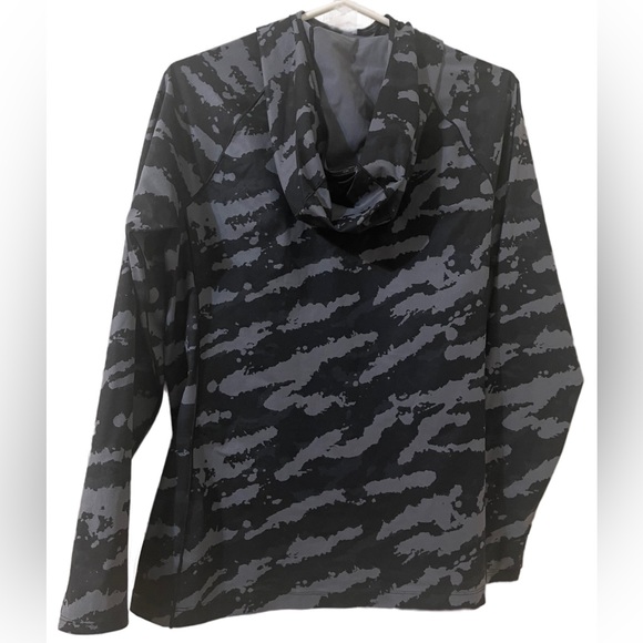 Mountain Hardware Camo hoodie - Picture 3 of 5